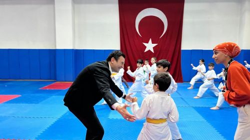 Şahin karetecileri yalnız bırakmıyor